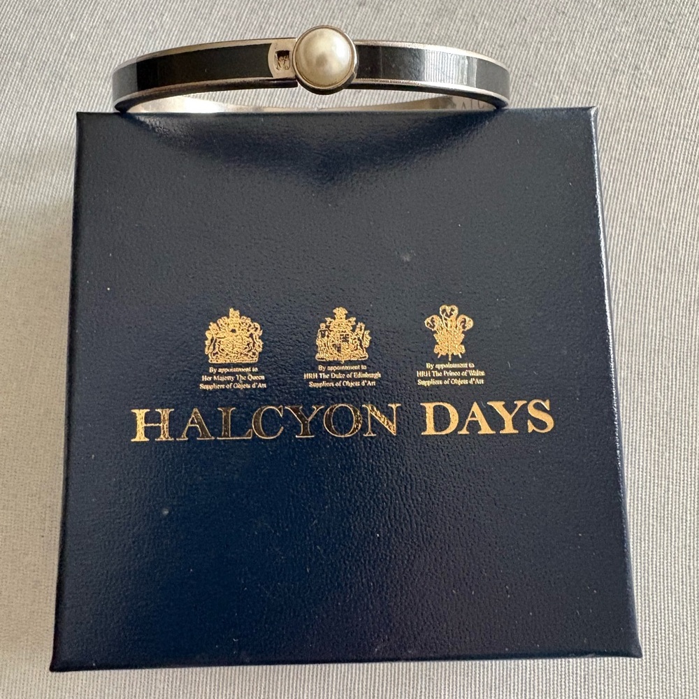 Halcyon Days Black and Silver Bracelet Pearl clasp